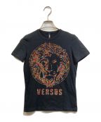 VERSUSヴェルサス）の古着「ラインストーン装飾Tシャツ」｜ブラック