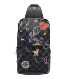 LOUIS VUITTON（ルイ ヴィトン）の古着「アヴェニュースリングバッグ」｜ブラック