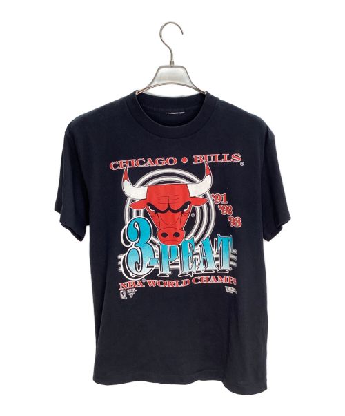 ヴィンテージTシャツ（ヴィンテージTシャツ）ヴィンテージTシャツ (ヴィンテージTシャツ) Chicago Bulls 91 92 93 Seasons 3PEAT Tシャツ ブラック サイズ:の古着・服飾アイテム