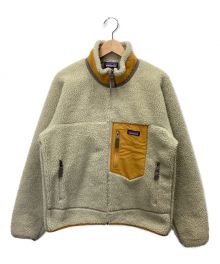 Patagonia（パタゴニア）の古着「クラシックレトロX」｜カーキ