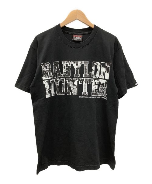 BABYLON LA（）BABYLON LA×BOUNTY HUNTER (バビロン×バウンティーハンター) プリントTシャツ ブラック サイズ:Mの古着・服飾アイテム