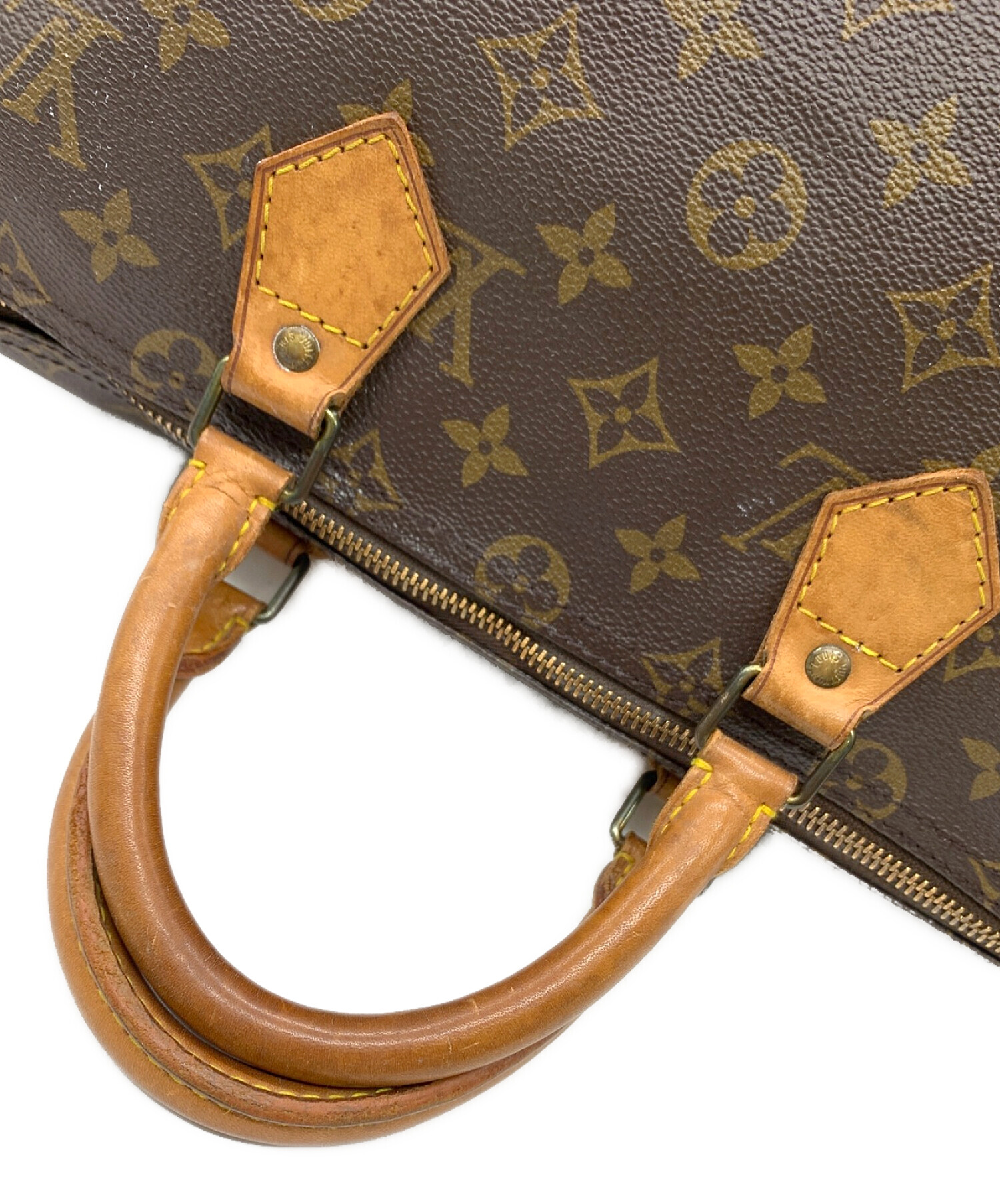 Louis Vuitton Monogram Chain Leather Crossbody Logo Shoulder Bags (M82211)  in 2023