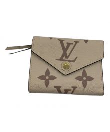 LOUIS VUITTON（ルイ ヴィトン）の古着「ポルトフォイユ・ヴィクトリーヌ」｜ベージュ