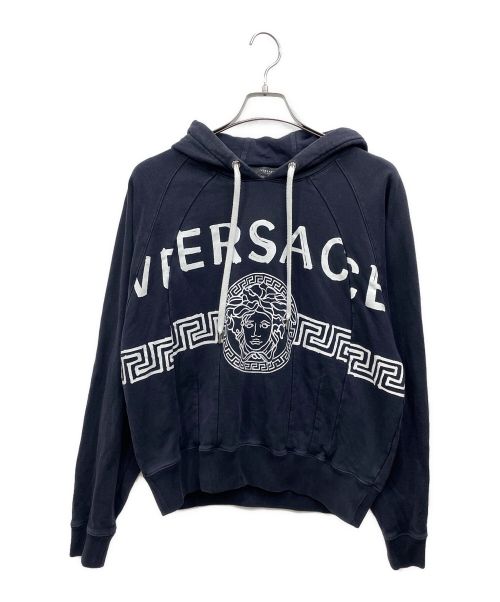 VERSACE（ヴェルサーチ）VERSACE (ヴェルサーチ) プルオーバーパーカー ネイビー サイズ:Sの古着・服飾アイテム