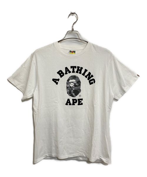 BAPE BY A BATHING APE（ベイプバイアベイシングエイプ）BAPE BY A BATHING APE (ベイプバイアベイシングエイプ) ABC COMO COLLEGE TEE グレーカモ×ホワイト サイズ:SIZE Lの古着・服飾アイテム