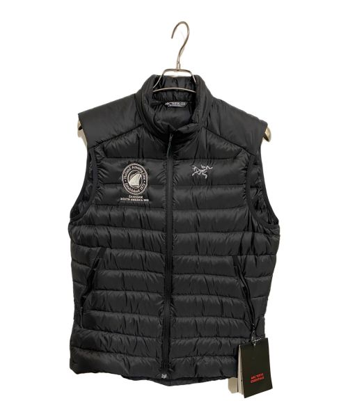 ARC'TERYX（アークテリクス）ARC'TERYX (アークテリクス) HOLLAND AMERICA LINE (ホランドアメリカライン) CERIUM LT VEST ブラック サイズ:M 未使用品の古着・服飾アイテム