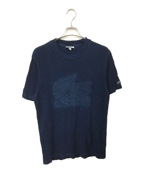 LACOSTE（ラコステ）LACOSTE (ラコステ) エンボスグラフィックインディゴ鹿の子地Tシャツ ネイビー サイズ:Mの古着・服飾アイテム