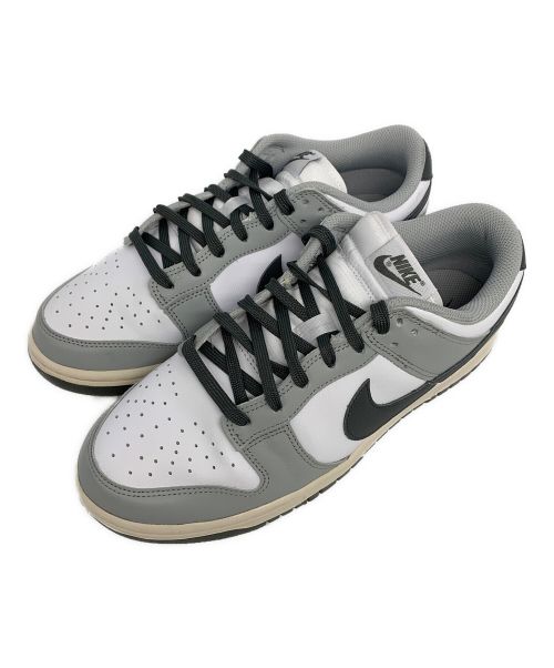 NIKE（ナイキ）NIKE (ナイキ) W DUNK LOW グレー×ホワイト サイズ:27.5の古着・服飾アイテム