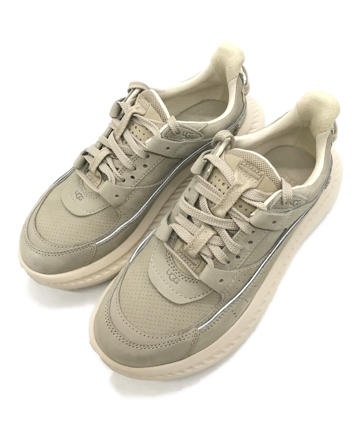 ■M035■UGG(アグ) スニーカー「CA805 V2 NUBUCK」グレー