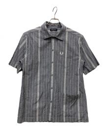 FRED PERRY（フレッドペリー）の古着「FINE STRIPE POCKET SHIRT」｜グレー