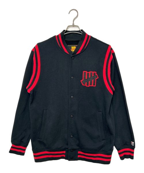 UNDEFEATED（アンディフィーテッド）UNDEFEATED (アンディフィーテッド) スタジャン ブラック×レッド サイズ:SIZE Mの古着・服飾アイテム