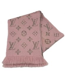 LOUIS VUITTON（ルイ ヴィトン）の古着「エシャルプ・ロゴマニアシャイン」｜ピンク