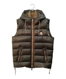 MONCLER（モンクレール）の古着「ダウンベスト」｜オリーブ