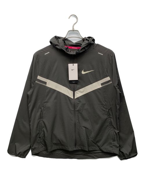 NIKE（ナイキ）NIKE (ナイキ) フーディジャケット メンズランニングウェア グレー サイズ:L 未使用品の古着・服飾アイテム