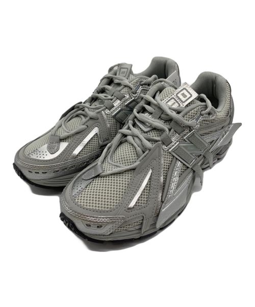 NEW BALANCE（ニューバランス）NEW BALANCE (ニューバランス) スニーカー シルバー×グレー サイズ:27.5 未使用品の古着・服飾アイテム