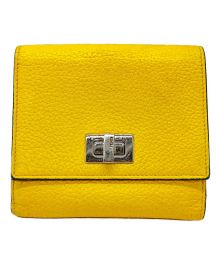 FENDI（フェンディ）の古着「3つ折り財布」｜イエロー