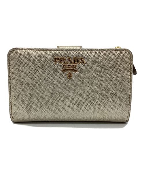 PRADA（プラダ）PRADA (プラダ) 2つ折り財布 メタリックシルバーの古着・服飾アイテム