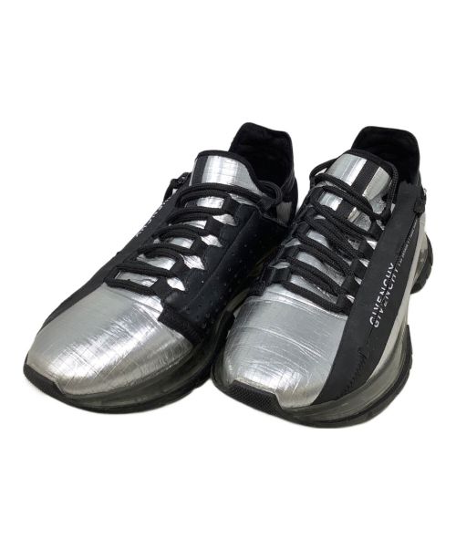 GIVENCHY（ジバンシィ）GIVENCHY (ジバンシィ) SPECTRE RUNNER ZIPスニーカー　GIVENCHY（ジバンシィ）	BH003MH シルバー×ブラック サイズ:40　1/2の古着・服飾アイテム