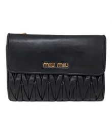 MIU MIU（ミュウミュウ）の古着「3つ折り財布　MIU MIU　マテラッセ」｜ブラック