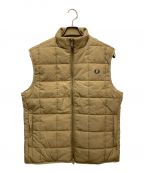 FRED PERRYフレッドペリー）の古着「Grid Detail Insulated Gilet」｜カーキ