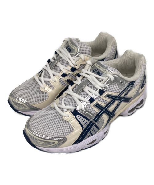 asics（アシックス）asics (アシックス) GEL-NIMBUS 9 シルバー×ネイビー×ホワイト サイズ:US 8の古着・服飾アイテム