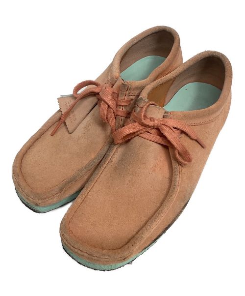 CLARKS（クラークス）CLARKS (クラークス) ワラビーブーツ オレンジ×ミント サイズ:26.5cmの古着・服飾アイテム