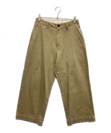 UNIVERSAL PRODUCTS.（ユニバーサルプロダクツ）の古着「NO TUCK WIDE CHINO TROUSERS」｜ベージュ