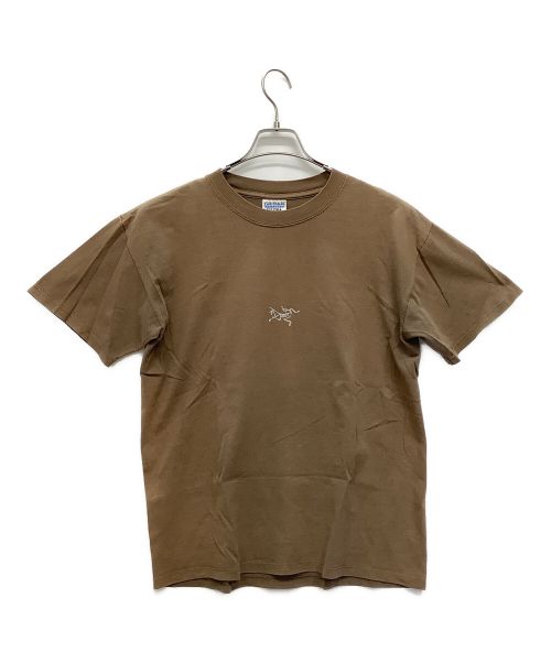 GILDAN（ギルダン）GILDAN (ギルダン) ARC'TERYX (アークテリクス) Tシャツ ベージュ サイズ:Mの古着・服飾アイテム