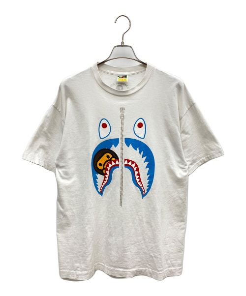 A BATHING APE（アベイシングエイプ）A BATHING APE (アベイシングエイプ) シャーク マイロTシャツ ホワイト サイズ:XLの古着・服飾アイテム