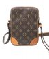 LOUIS VUITTON (ルイ ヴィトン) ショルダーバッグ　ダヌーヴ：70000円