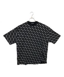 BALENCIAGA（バレンシアガ）の古着「ロゴ総柄 クルーネック Ｔシャツ」｜ブラック