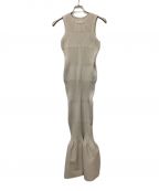 CFCLシーエフシーエル）の古着「FLUTED SLEEVELESS MERMAID DRESS」｜ベージュ