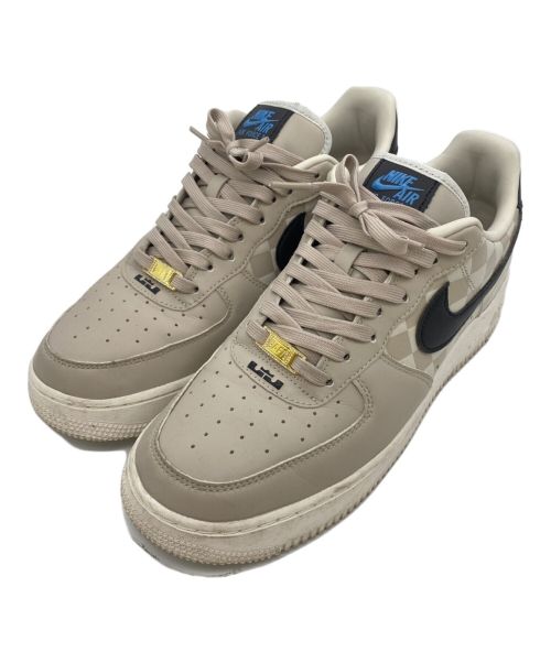 NIKE（ナイキ）NIKE (ナイキ) LEBRON JAMES (レブロンジェームズ) AIR FORCE 1 07 QS（エアフォース 1 07 クイックストライク） グレー サイズ:27.5の古着・服飾アイテム