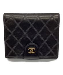 CHANEL（シャネル）の古着「Wホック2つ折りコンパクトウォレット」｜ブラック