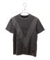 LOUIS VUITTON（ルイ ヴィトン）の古着「V Logo Leather Patch T-Shirt」｜グレー