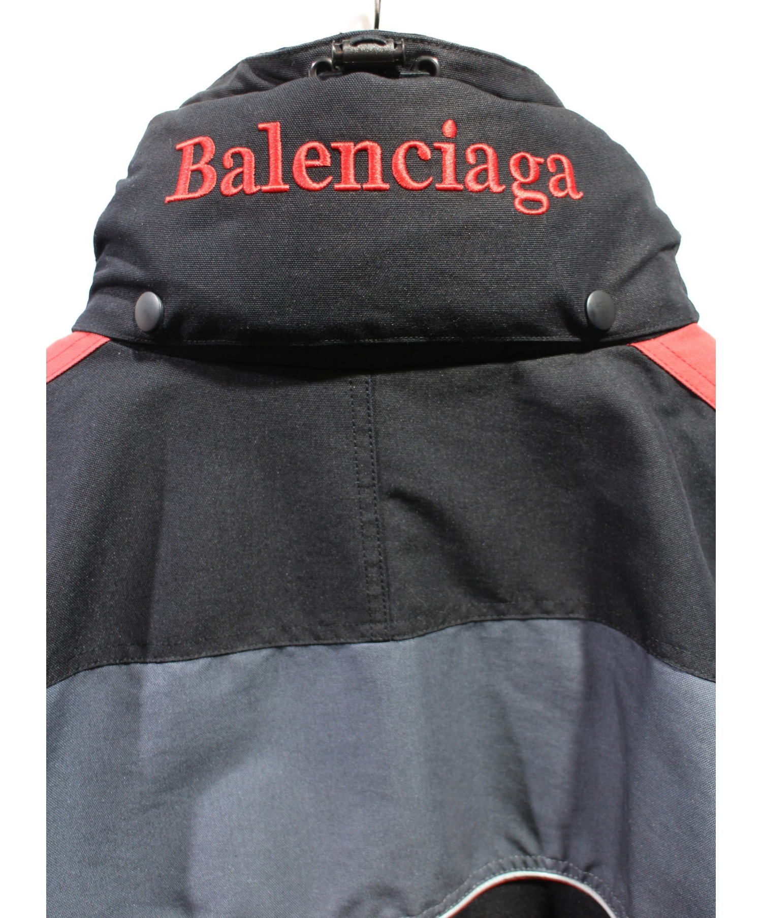 中古・古着通販】BALENCIAGA (バレンシアガ) Cシェイプマウンテンパーカー ブラック サイズ:46｜ブランド・古着通販  トレファク公式【TREFAC FASHION】