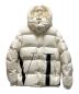 MONCLER（モンクレール）の古着「VLTN ロゴ フーデッド ダウンジャケット」｜ホワイト