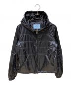 PRADAプラダ）の古着「Sleeve emblem puffer jacket（スリーブエンブレムパファージャケット）」｜ブラック