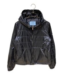 PRADA（プラダ）の古着「Sleeve emblem puffer jacket（スリーブエンブレムパファージャケット）」｜ブラック