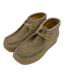 CLARKS（クラークス）の古着「ワラビーブーツ」｜ベージュ