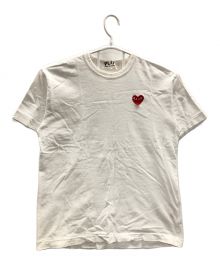 PLAY COMME des GARCONS（プレイ コムデギャルソン）の古着「レッドハートワンポイントTシャツ」｜ホワイト