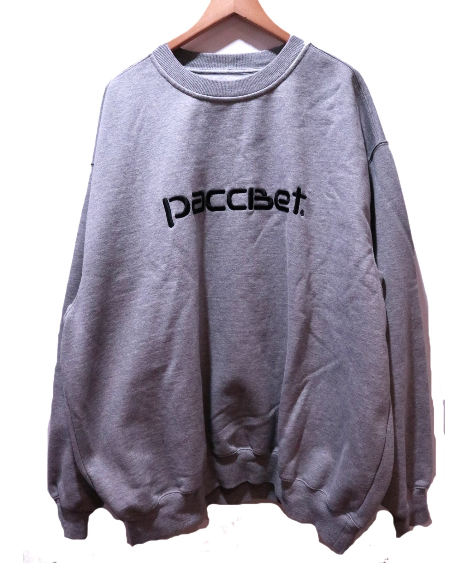 paccbet carhartt sweater