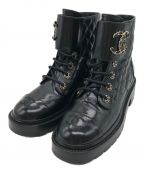 CHANELシャネル）の古着「Quilted Lace Up Combat Boots」｜ブラック