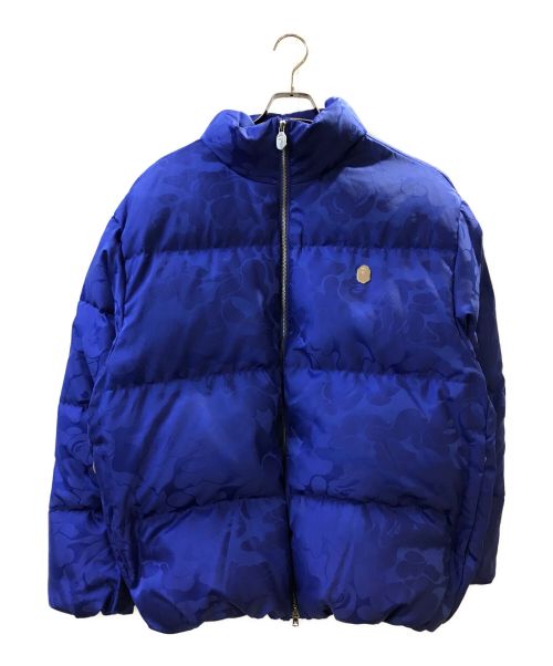 A BATHING APE（アベイシングエイプ）A BATHING APE (アベイシングエイプ) TONAL SOLID CAMO PUFFER DOWN JACKET ブルー サイズ:2XLの古着・服飾アイテム