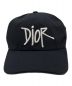 DIOR（ディオール）の古着「ロゴ刺繍キャップ」｜ブラック