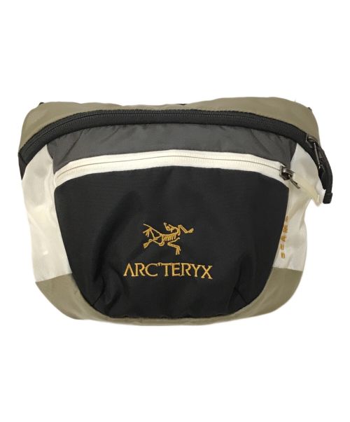 ARC'TERYX（アークテリクス）ARC'TERYX (アークテリクス) BEAMS (ビームス) MANTIS 2 ボディーバッグ ブラック×ベージュ×グレーの古着・服飾アイテム