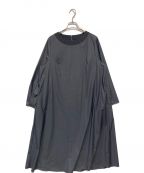 kelenケレン）の古着「ストレッチクロス デザインスリーブ ドレス “TACCAR TR”」｜グレー