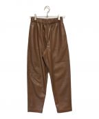 H BEAUTY&YOUTHエイチ ビューティー&ユース）の古着「FAKE LEATHER TAPERED PANT」｜ブラウン