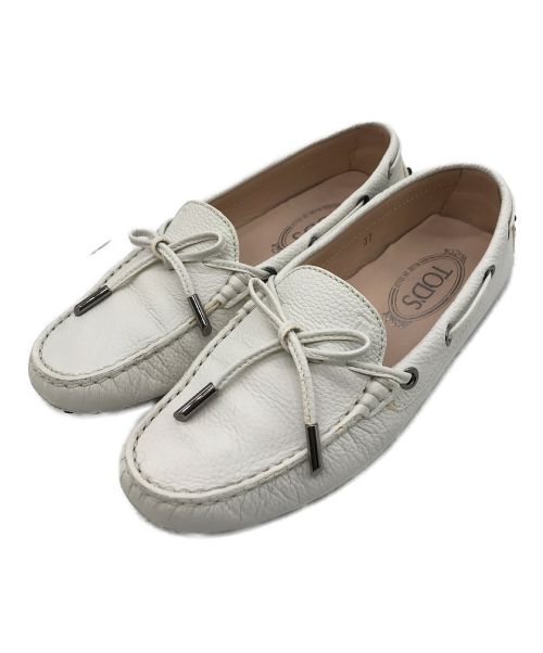 TOD'S（トッズ）TOD'S (トッズ) ドライビングシューズ ホワイト サイズ:SIZE 37の古着・服飾アイテム