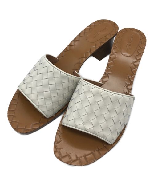 BOTTEGA VENETA（ボッテガベネタ）BOTTEGA VENETA (ボッテガベネタ) Nappa Intrecciato sandal ホワイト サイズ:25.5の古着・服飾アイテム